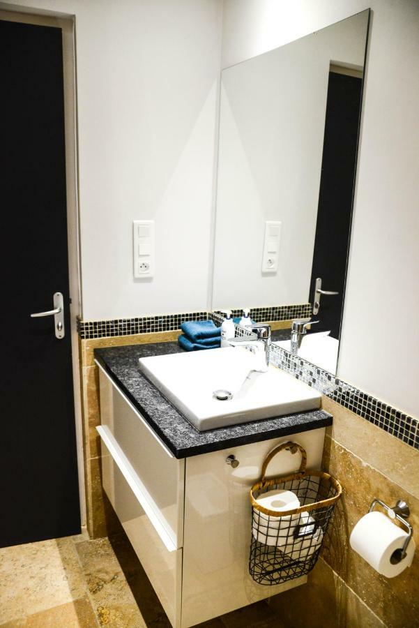 Le Sureau Apartment อาวีญง ภายนอก รูปภาพ